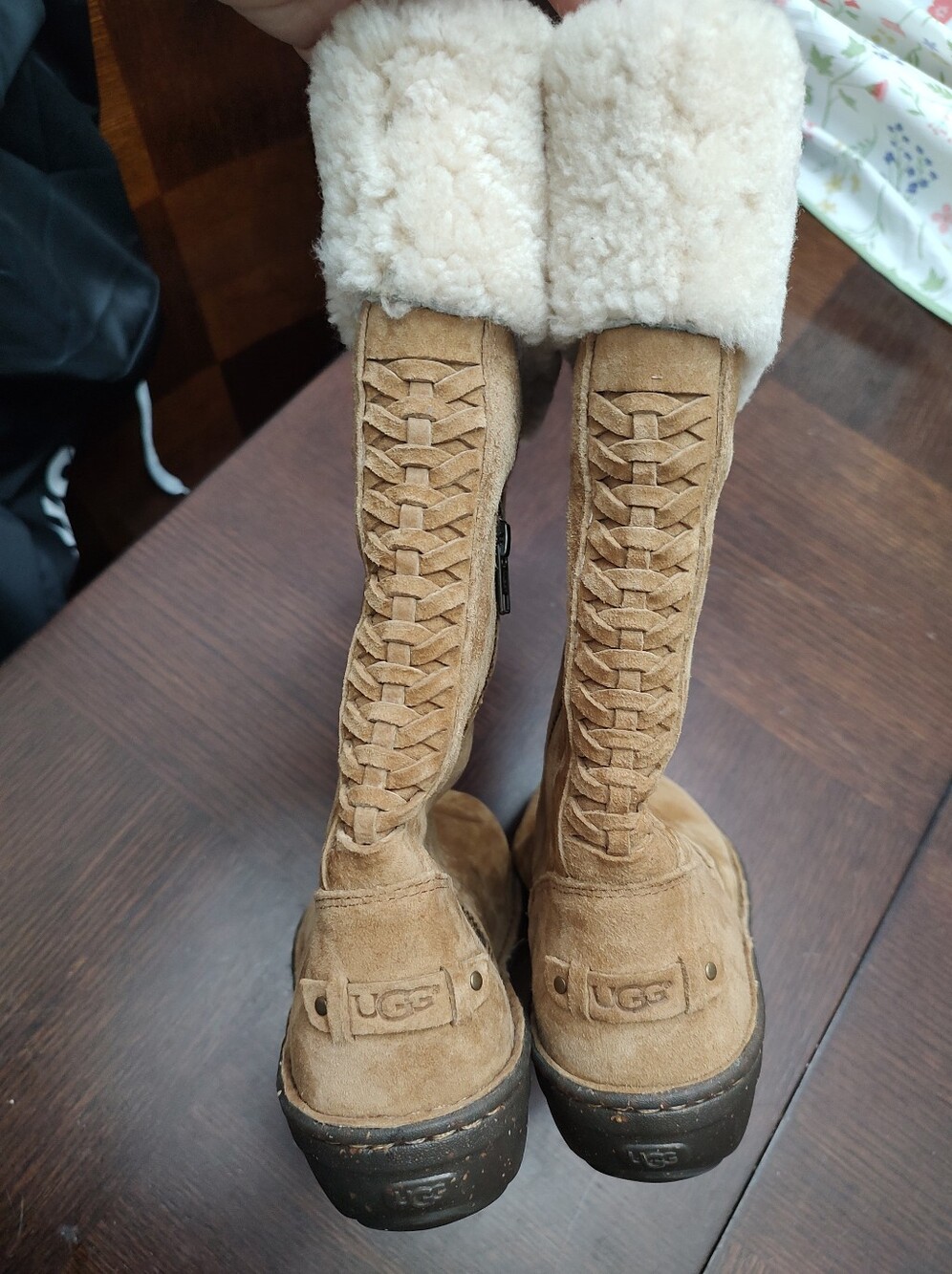 UGG Karyn Cuff Sheepskin Boots Womens Size 6.5 Tan Brown Pull Ons W/Zippers - Picture 9 of 10